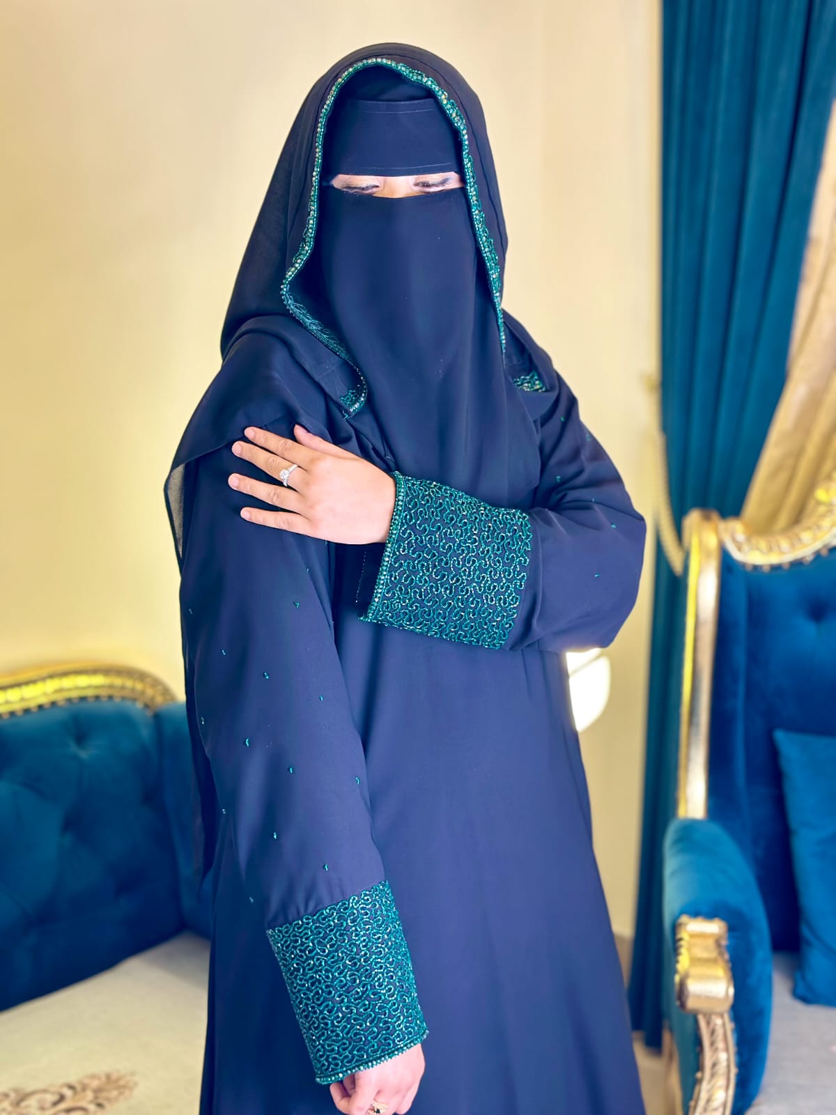 Zumurrud Al-Layl Handmade Arabian Bride Abaya by Uroosa Vayani