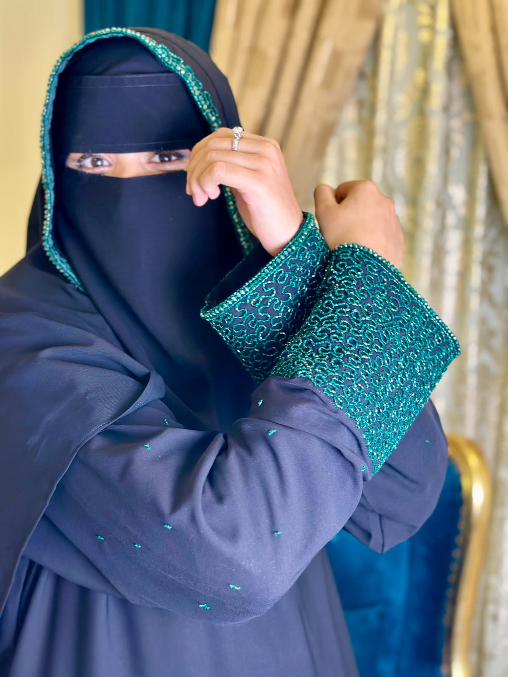 Zumurrud Al-Layl Handmade Arabian Bride Abaya by Uroosa Vayani