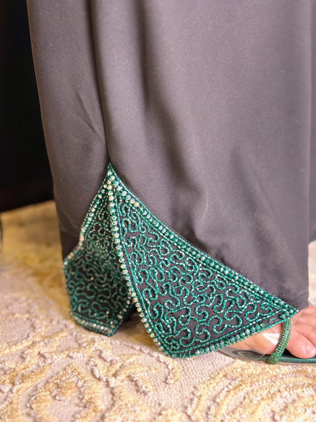 Zumurrud Al-Layl Handmade Arabian Bride Abaya by Uroosa Vayani
