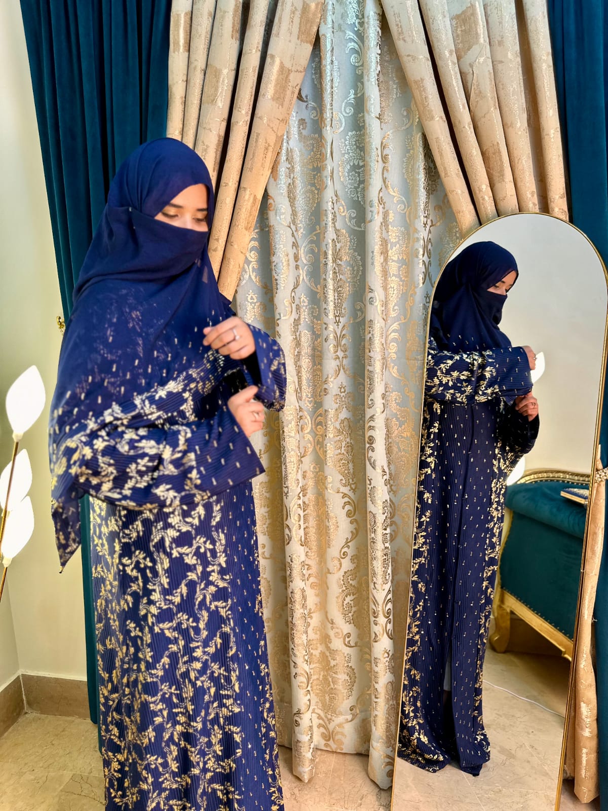 Malak Al-Samaa Handmade Arabian Bride Abaya by Uroosa Vayani
