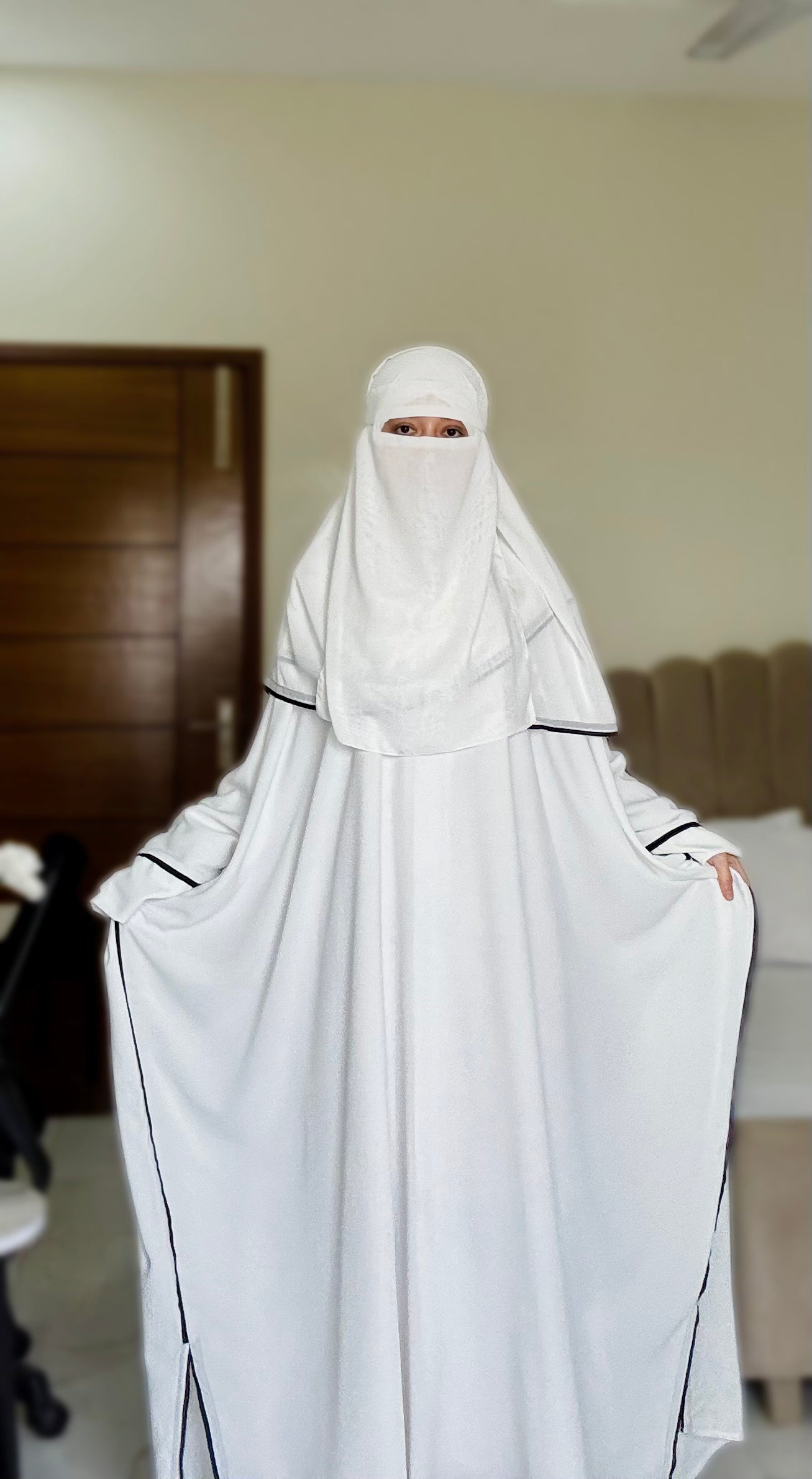 Mina by Momin Arabian Bride Abaya by Uroosa Vayani