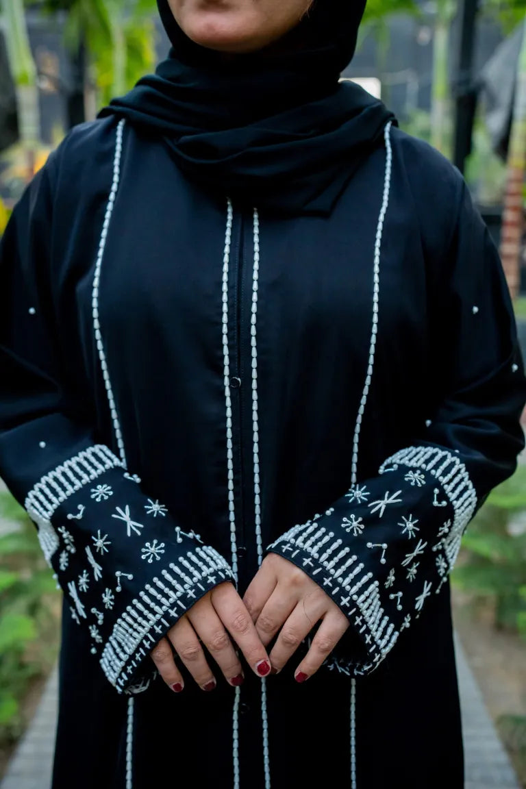 Bareeq Al-Aroos Handmade Bridal Abaya by Uroosa Vayani