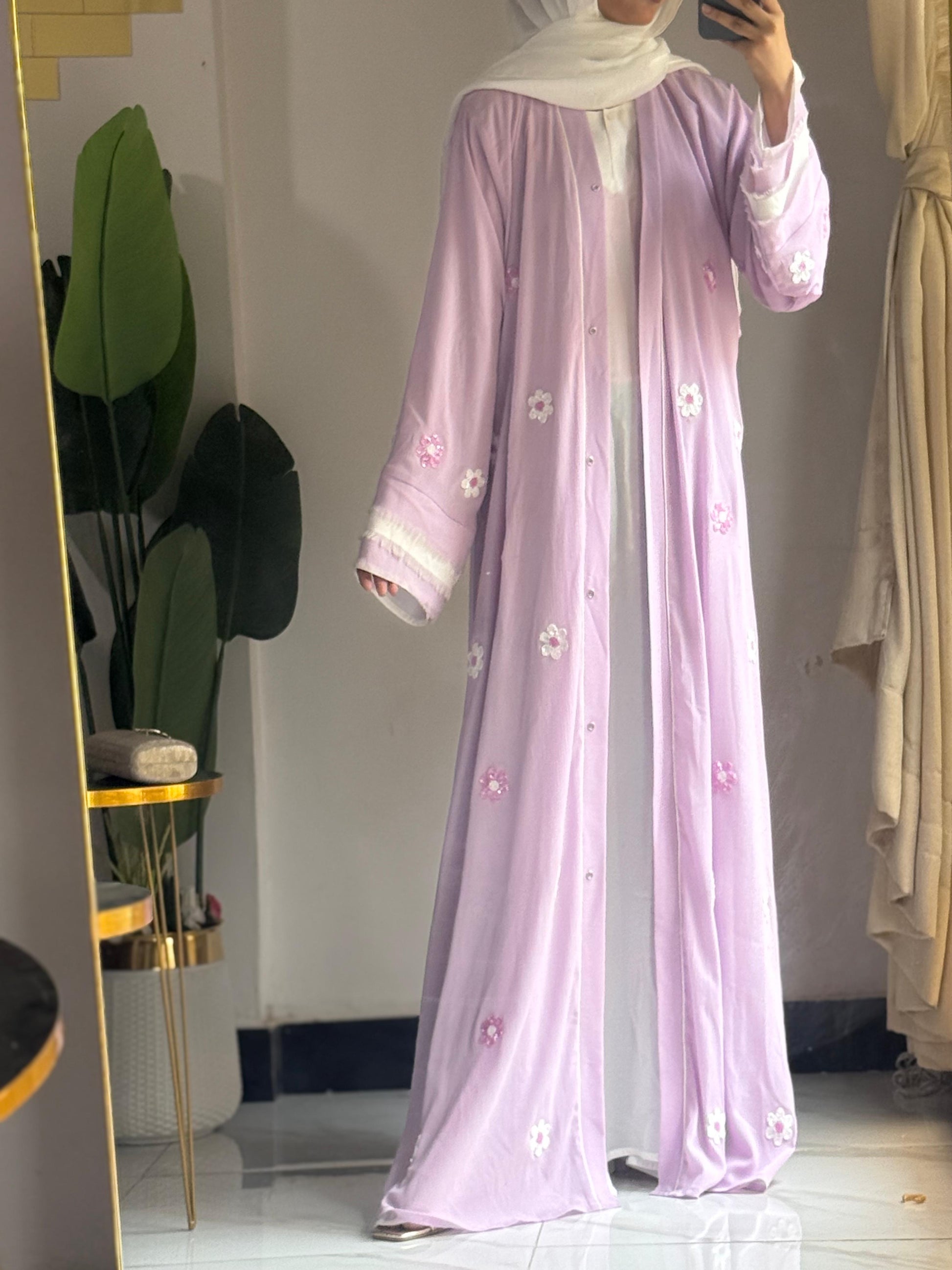 Zahrat Al-Fajr Handmade Arabian Bride Abaya by Uroosa Vayani